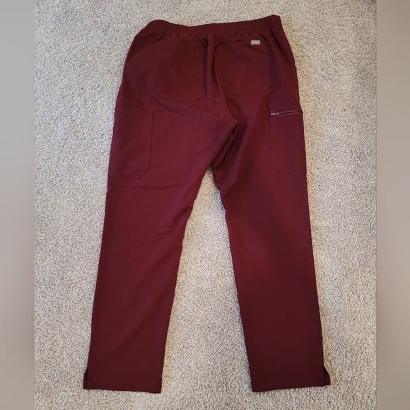 Figs L Technical Collection Burgundy Aya Embroidery - Picture 7 of 9